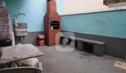 Casa térrea impecável na Tijuca  próximo ao Metrô, pronta para você! Com 3 quartos,  1 vaga
