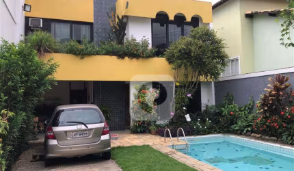 Casa de condomínio, 4 qts, vaga, oportunidade!!