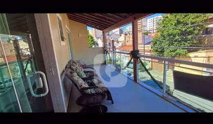 Vendo  Excelente    Casa     Triplex Luxo  no Andaraí com área Gourmert