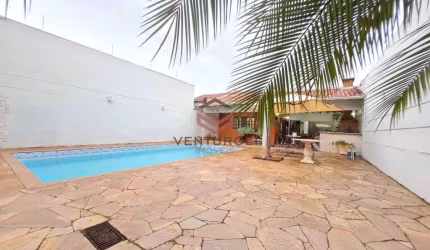 Linda casa assobradada no Jd Europa com 3 suítes
