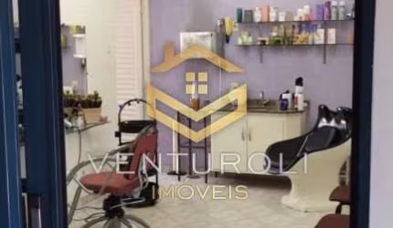 Casa Grande com salão comercial, suíte, edícula e churrasqueira!