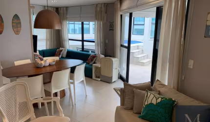 Cobertura Penthouse Reformada. Com piscina e área Gourmet. 03 Dormitórios. 01 suíte. 02 vagas. 01 quadra da praia e próximo do Centro.