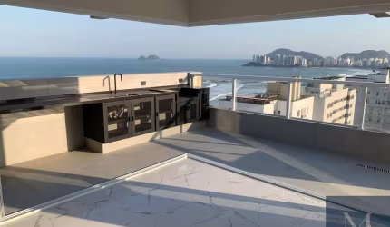 Cobertura Penthouse Avarandada com linda vista para o Mar. Ao lado da praia.