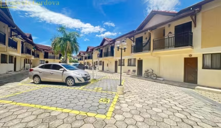 Casa em condomínio fechado com 3 quartos à venda no Maitinga, Bertioga  por R$ 570.000