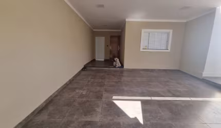 Linda Casa na Vila Tibério