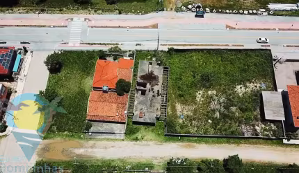 Terreno com obra iniciada á 360m da Praia de Mariscal