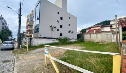 Terreno a VENDA no Centro de Bombinhas - (Exclusividade)