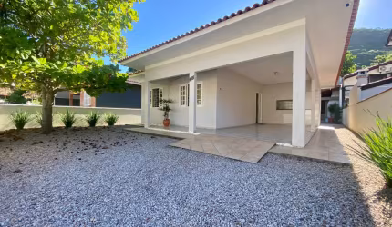 #V170 Casa á VENDA com 3 quartos em Bombas á 350m da Praia - (Exclusividade)