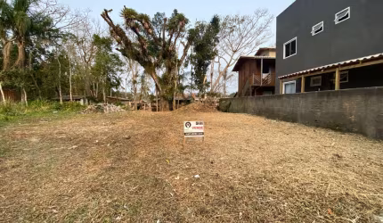 O melhor terreno á VENDA na Praia de Bombas (Exclusivo)