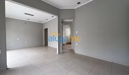 Salão comercial na Boa Vista, com fachada, acessibilidade pronta e cozinha.