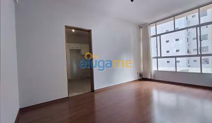 Apartamento na Vila Imperial com 3 dormitórios, 2 banheiros e 1 vaga de garagem.