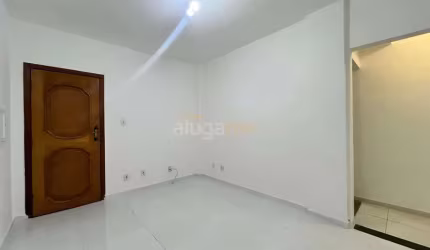 Apartamento térreo com 02 dormitórios em Perdizes, a 06 quadras da Avenida Pompéia.