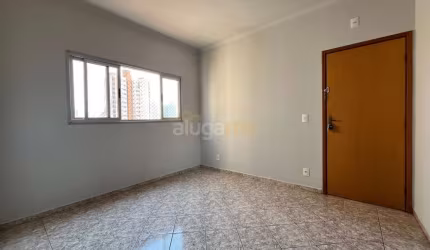Apartamento com 2 dormitórios (1 suíte) e elevador no bairro Vila Imperial.