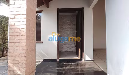 Casa de 3 dormitórios com closet e suíte no Residencial Granville