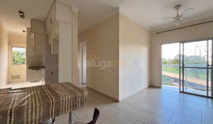 Apartamento no Vitória São Judas, com 02 dormitórios e 01 vaga, rico em armários e com vista livre.