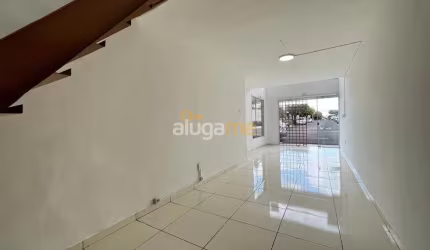 Sala comercial com mezanino e fachada, com acessibilidade e pé direito de 05 metros, próxima da UNIRP.