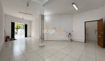 Salão comercial na Avenida Getúlio Vargas, próximo a UPA Tangará e a Avenida Potirendaba, com 60 m² e acessibilidade pronta.