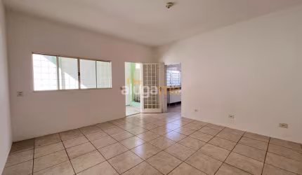 Casa na Vila Diniz, com 2 dormitórios (1 suíte), 2 vagas de garagem.
