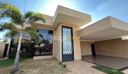 Casa no condomínio Village La Montagne, com 03 dormitórios, área gourmet coberta e piscina aquecida com hidromassagem.