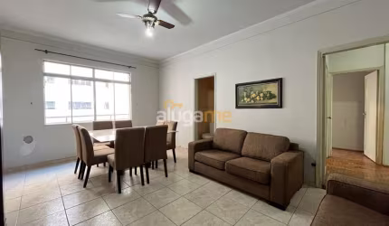 Apartamento no Edifício Maria Celeste, no centro, com 03 dormitórios (01 suíte) rico em armários e 01 vaga, com portaria e elevador.