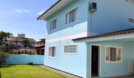 Casa com 6 dormitórios à venda, 216 m² por R$ 1.380.000,00 - Daniela - Florianópolis/SC