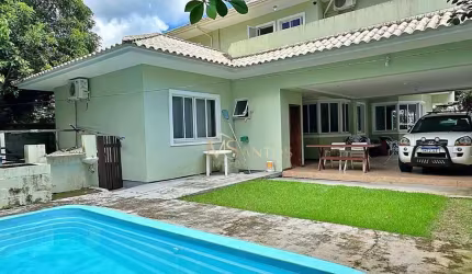 Casa com 3 dormitórios à venda, 331 m² por R$ 2.900.000,00 - Jurerê - Florianópolis/SC
