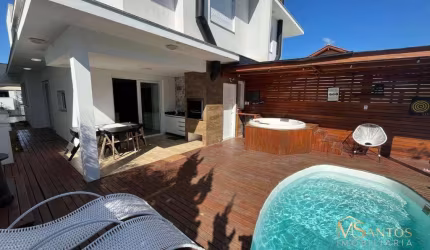 Casa com 3 dormitórios à venda, 200 m² por R$ 2.600.000,00 - Jurerê - Florianópolis/SC