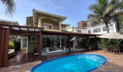 Casa com 3 dormitórios à venda, 243 m² por R$ 3.900.000,00 - Jurerê Internacional - Florianópolis/SC