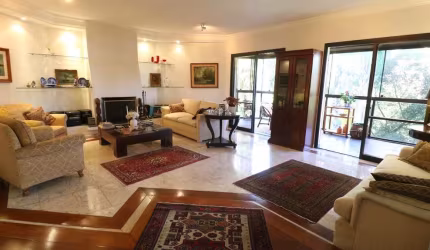 Confortável apartamento tipo para venda com 3 quartos, sendo 1 suíte, 200m²