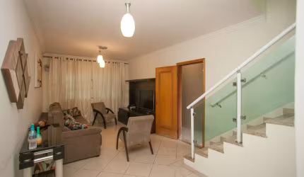 Agradável sobrado para venda com 3 quartos, sendo 1 suíte, 125m²