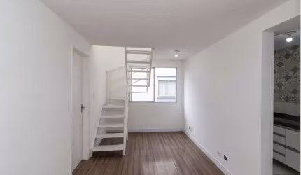 Confortável cobertura para venda com 4 quartos, sendo 1 suíte, 95m²
