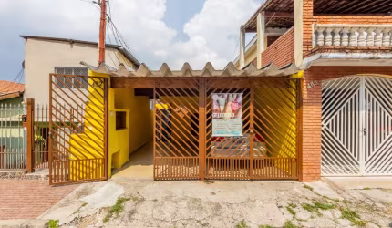 Funcional casa tipo para venda com 3 quartos, sendo 1 suíte, 114m²