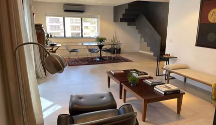 Elegante cobertura para venda e locação com 3 quartos, sendo 3 suítes, 251m²