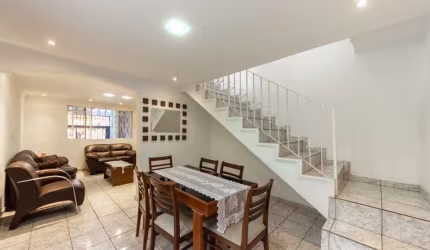 Espetacular sobrado para venda com 3 quartos, sendo 1 suíte, 150m²