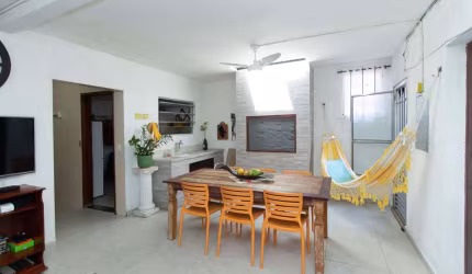 Confortável sobrado para venda com 3 quartos, sendo 1 suíte, 154m²