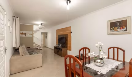 Versátil sobrado para venda com 3 quartos, sendo 1 suíte, 143m²