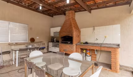 Excelente casa de vila para venda com 4 quartos, sendo 1 suíte, 233m²