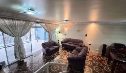 Elegante sobrado para venda com 3 quartos, sendo 1 suíte, 250m²