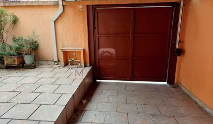 Casa com 3 quartos e 2 vagas em Jordanópolis, zona sul