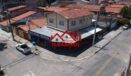 Ponto Comercial de esquina à Venda próximo a Linha Verde