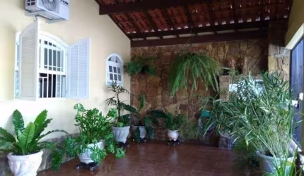 Casa 02 Dormitórios com Suítes à Venda - Santana - SJCampos
