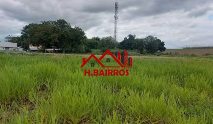 Terreno à VENDA 10.000 m², plano, localizado de frente para a Via Dutra