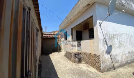 Casa para Venda em Contagem, Jardim Laguna, 7 dormitórios, 1 suíte, 4 banheiros, 3 vagas