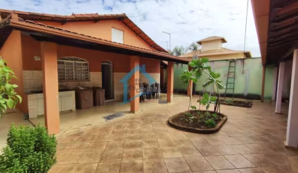 Casa para Venda em Contagem, Camilo Alves, 3 dormitórios, 1 suíte, 3 banheiros, 5 vagas