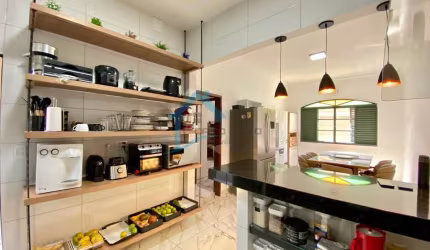 Casa para Venda em Contagem, Alvorada, 3 dormitórios, 1 suíte, 3 banheiros, 3 vagas