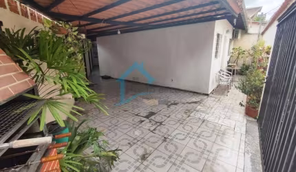 Casa para Venda em Contagem, Tropical, 2 dormitórios, 1 banheiro, 2 vagas