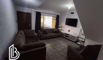 Sobrado à venda no bairro Paulicéia: 3 quartos, suíte, 3 sasalas, 178m²