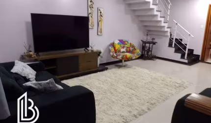 sobrado á venda com 3 suítes e 2 salas amplas, 4 banheiros modernos e 4 vagas SBC