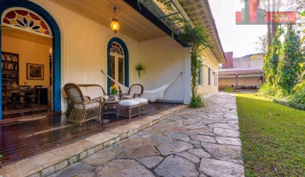 Casa com 4 dormitórios, 6 vagas, 500 m², Rua Oliveira Pimentel, 148 - Jardim Paulista - São Paulo