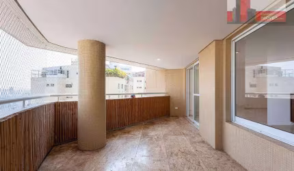Apartamento para comprar no Paraíso com 296m², 3 suítes, 2 varandas e 4 vagas fixas.